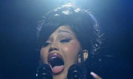 Cardi B威胁特朗普选民：“离我他妈的远点；在我开始点亮你们的屁股之前