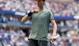 美网：辛纳在药检失败后获胜，阿尔卡拉兹获胜