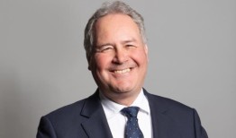 保守党新任1922年主席说，保守党必须“团结一致”