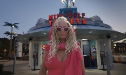 疯狂的黑猩猩评论：《虎王》制作者的新《海豚》是一部疯狂的五星级作品