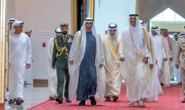 阿米尔带领祝福者欢迎阿联酋总统