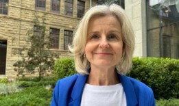 弗朗辛在墨西哥湾成为飓风，路易斯安那州沿海地区发布了警告