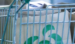 “表达愤怒”：对Woolworths提起集体诉讼的机会，Coles律师说