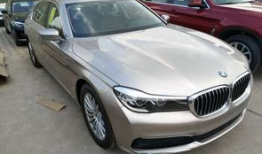 宝马740li：豪华与性能的完美融合，驾驶体验再升级