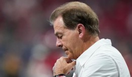 据报道，随着工会的推动力度加大，尼克·萨班向阿拉巴马州的梅赛德斯工人发表讲话