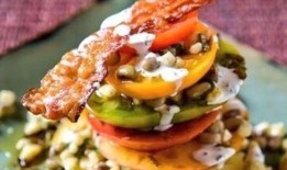 在伯明翰的Hot and Hot Fish俱乐部，西红柿沙拉的季节提前到来了