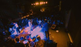 在阿拉斯加露营：YouTube上有数百万的浏览量，但这些情绪英雄在他们的家乡仍然不为人知