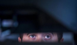 据Politico报道，拜登将于周一宣布最高法院改革计划