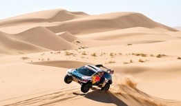 桑德兰退役，莫拉莱斯赢得达喀尔首胜