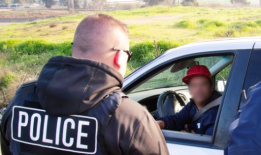 新罕布什尔州共和党人寻求禁止非法移民在该州驾驶