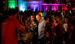 工党人口普查决定引发LGBTQ愤怒情绪，抵制威胁四起