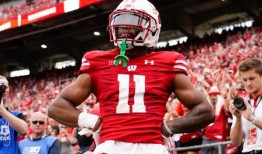 康涅狄格大学橄榄球队增加了来自威斯康星大学、加州大学洛杉矶分校的转会外野手