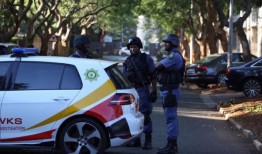 15名前Sibanye-Stillwater矿工因盗窃黄金被捕入狱