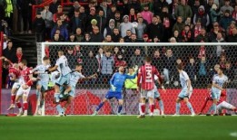 足总杯：最后时刻阿克进球帮助曼城晋级，切尔西保持领先