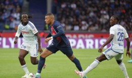 不败的尼斯队在法国的积分榜上排名第一