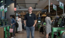 由于顾客不满，Woolworths的利润下降