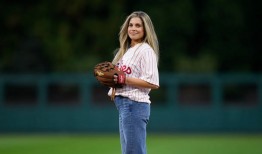 情景喜剧明星丹妮尔·费舍尔透露了可怕的诊断：“我一直以为我会默默忍受”