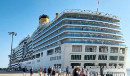 预算不足，节日假期阻碍了人们的脚步