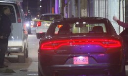 温哥华市中心的袭击导致三人入院，VPD