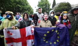 格鲁吉亚不顾抗议通过了“外国影响”法案