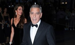 民主党愤怒乔治·克鲁尼在特朗普大获全胜后推拜登下台：“都是他的错”