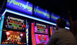 在明星老板请求后，新南威尔士州可能会暂缓赌场现金