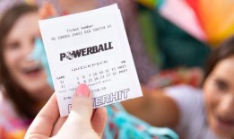 西悉尼的一位母亲在工作时发现了令人垂涎的2200万美元的强力球奖金