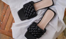 ebuwie打折了Lasocki的热门人字拖夏季皮革模型也是在卡扎尔的CCC