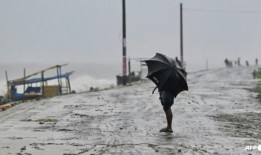 飓风袭击孟加拉国，近100万人逃往内陆避难