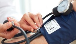 与加拿大出生的夫妇相比，移民夫妇早产的风险更低