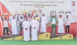 谢赫·萨尼为阿米尔剑耐力骑行的获胜者加冕