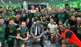 麦肯齐部长赞扬了扩大橄榄球报道范围和提高球迷体验的做法