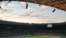 足球-利物浦vs阿森纳为节日盛宴提供了美味的开端