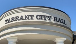 市长赢得法律诉讼，向前塔兰特市经理索要7.8万美元律师费