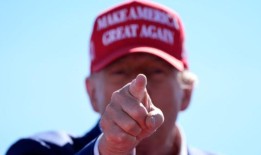 唐纳德·特朗普威胁说，如果他赢得第二任期，将把对手关进监狱