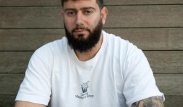 我在民主党全国委员会看到的是：对个人的狂热崇拜