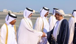 阿曼内政部长抵达多哈