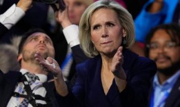 格温·沃尔兹用“老师的声音”拿下了JD万斯