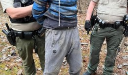 第二名前沃克县狱卒同意认罪，承认在托尼·米切尔的惨死中扮演了“最小的角色”