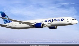 美国联合航空公司暂停飞行员称哈马斯袭击者是“勇敢的人”