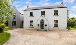 这些“有待改善”的房屋售价高达原价的五倍