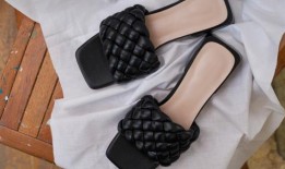 ebuwie打折了Lasocki的热门人字拖夏季皮革模型也是在卡扎尔的CCC