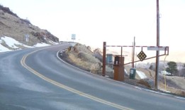 由于特朗普的命令，丹佛医疗中心暂停了未成年人的性别确认手术