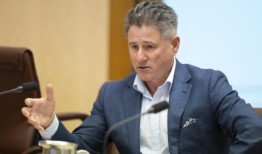 这把2.2亿美元的“双刃剑”正困扰着Nine