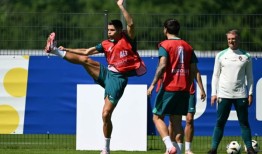 c罗将在葡萄牙与格鲁吉亚的最后一场欧洲杯小组赛中首发出场