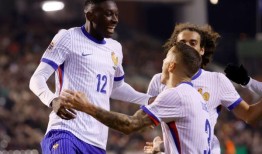 比利时1-2法国：兰德尔·科洛·穆阿尼的进球帮助蓝军在奥勒连·楚亚梅尼红牌后继续保持