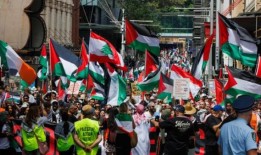 巴勒斯坦抗议者破坏了潘妮·黄在塔斯马尼亚大学的演讲