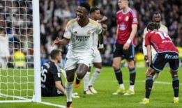 勒沃库森击败沃尔夫斯堡，德甲冠军在望