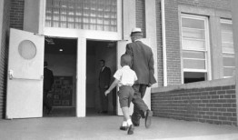 罗伊·约翰逊：阿拉巴马州的《变革季节：1963》应该激发历史教学的变革