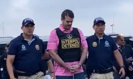 在Natalee Holloway认罪后，Joran van der Sloot回到秘鲁服刑